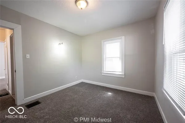 $1,299 | 1529 East Ohio Street, Indianapolis, IN 46201