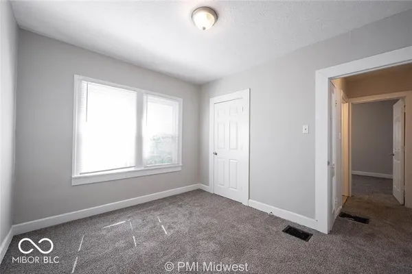 $1,299 | 1529 East Ohio Street, Indianapolis, IN 46201