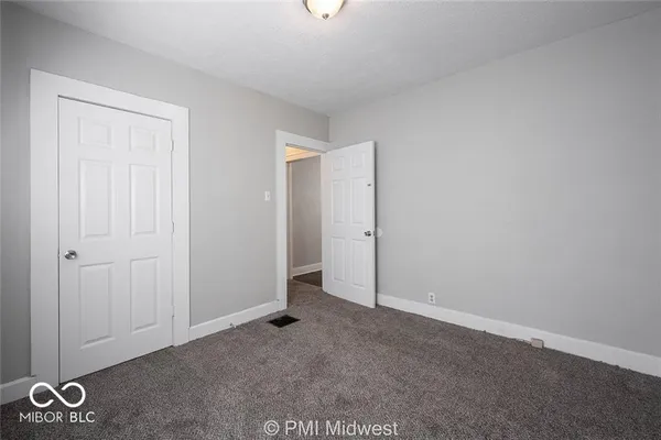 $1,299 | 1529 East Ohio Street, Indianapolis, IN 46201