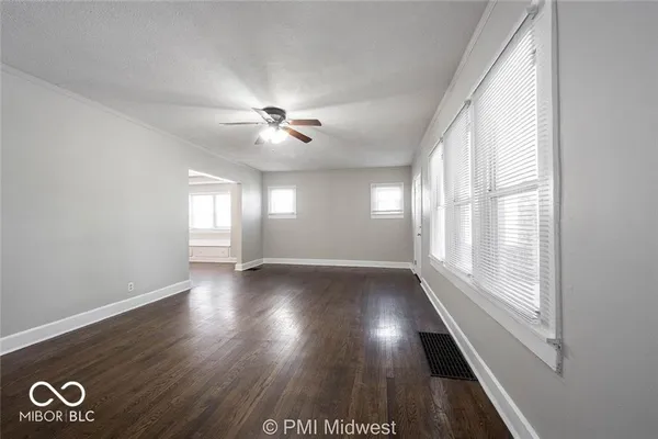 $1,299 | 1529 East Ohio Street, Indianapolis, IN 46201