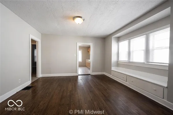 $1,299 | 1529 East Ohio Street, Indianapolis, IN 46201