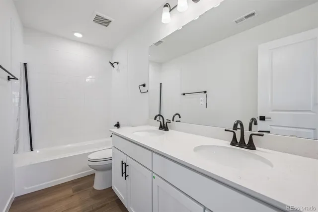 $789,950 | 25020 East 42nd Avenue, Aurora, CO 80019