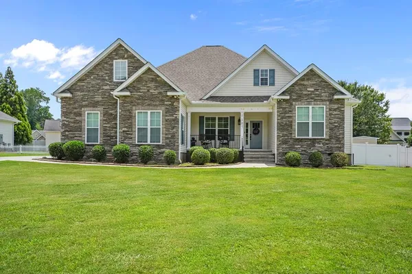 $399,000 | 107 Folly Bend Drive, Greenwood, SC 29649