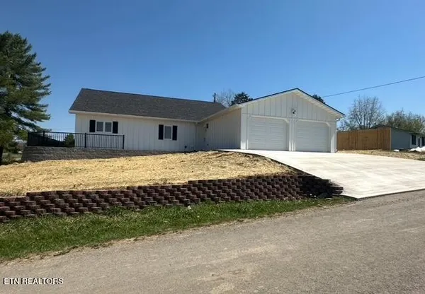 $325,000 | 137 Sadie Lane, Ewing, VA 24248