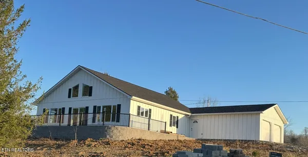 $299,500 | 137 Sadie Lane, Ewing, VA 24248