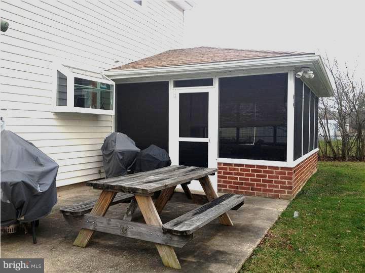 225 South Dillwyn Road Newark, DE 19711 - Photo 3 of 16 Porch