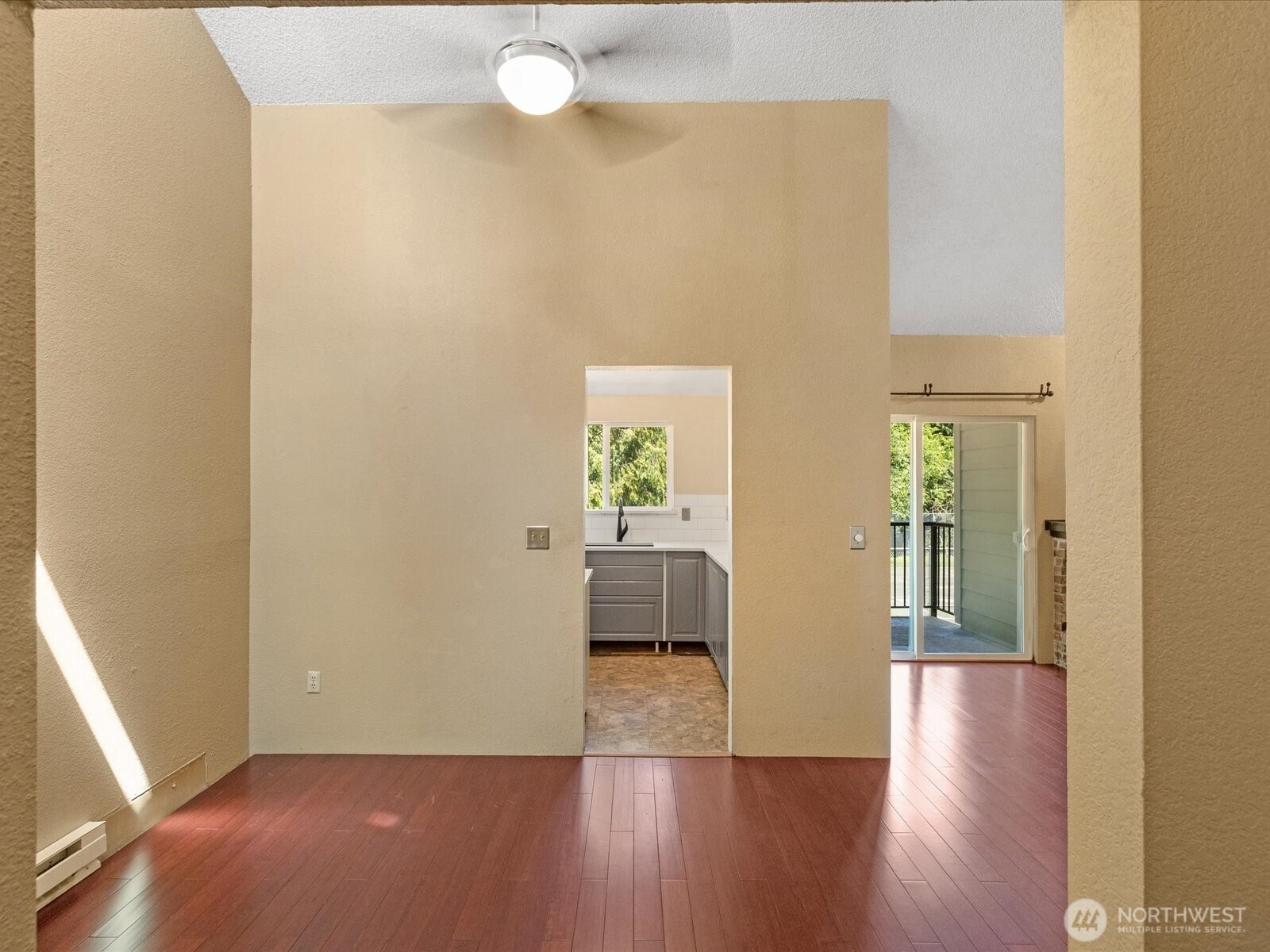 820 Cady Road, Unit D202 Everett, WA 98203 - Photo 6 of 27