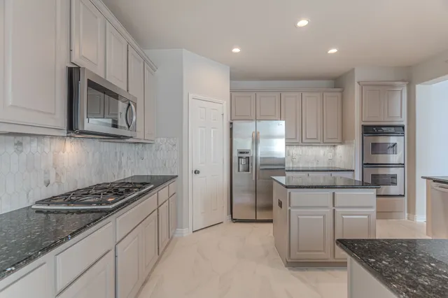 $4,650 | 63 West Artist Grove Place, The Woodlands, TX 77382