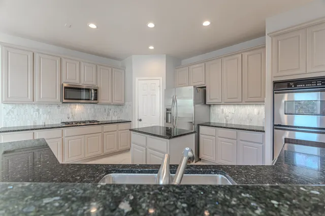 $4,650 | 63 West Artist Grove Place, The Woodlands, TX 77382