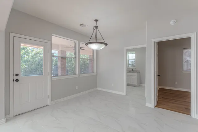 $4,650 | 63 West Artist Grove Place, The Woodlands, TX 77382