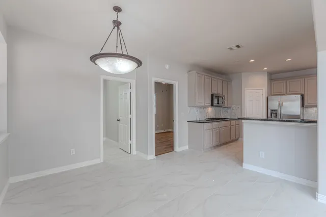 $4,650 | 63 West Artist Grove Place, The Woodlands, TX 77382