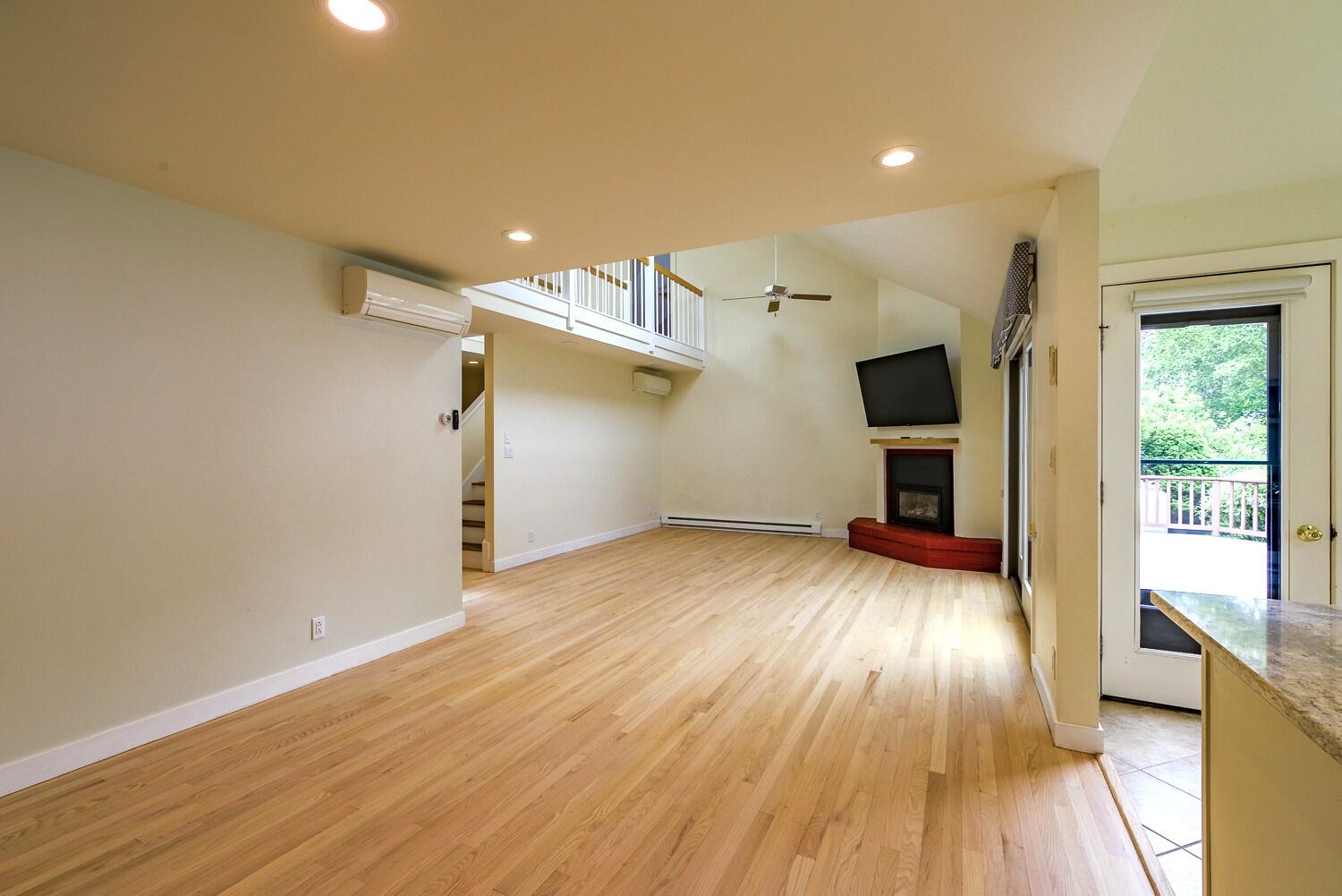 49 Jameson Point Road, Unit 22 Rockland, ME 04841 - Photo 17 of 37 49 Jameson 17