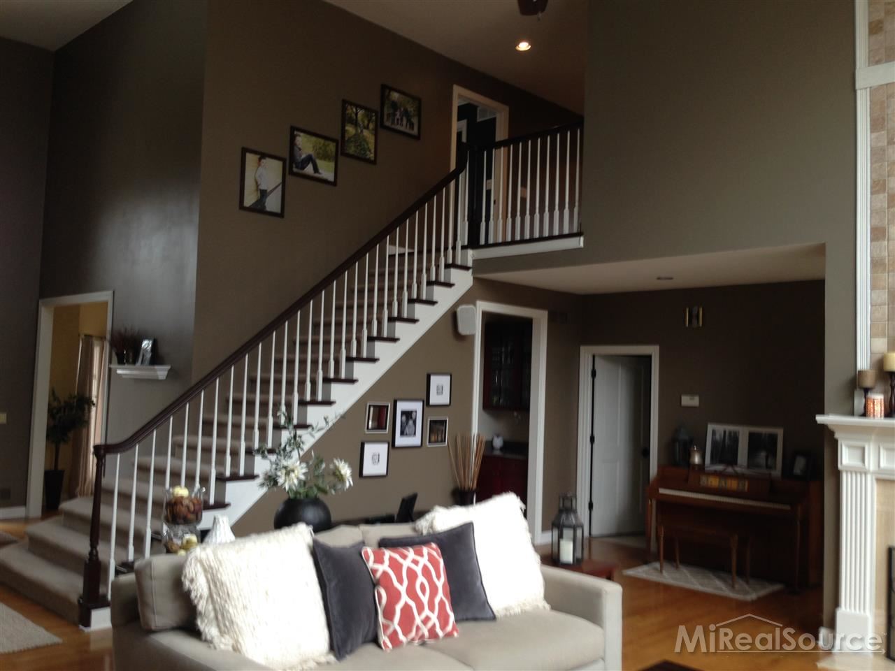 1739 Spring Creek Drive Rochester, MI 48306 - Photo 10 of 61 31233395-9.JPG