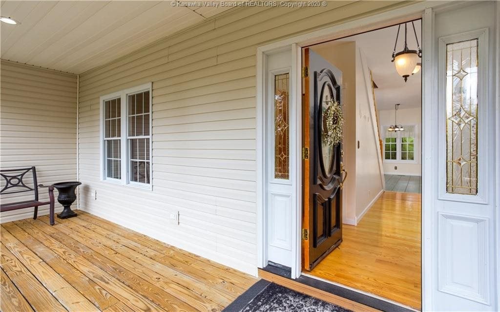 530 Spanoaks Road Milton, WV 25541 - Photo 3 of 32 Gallery Image 3