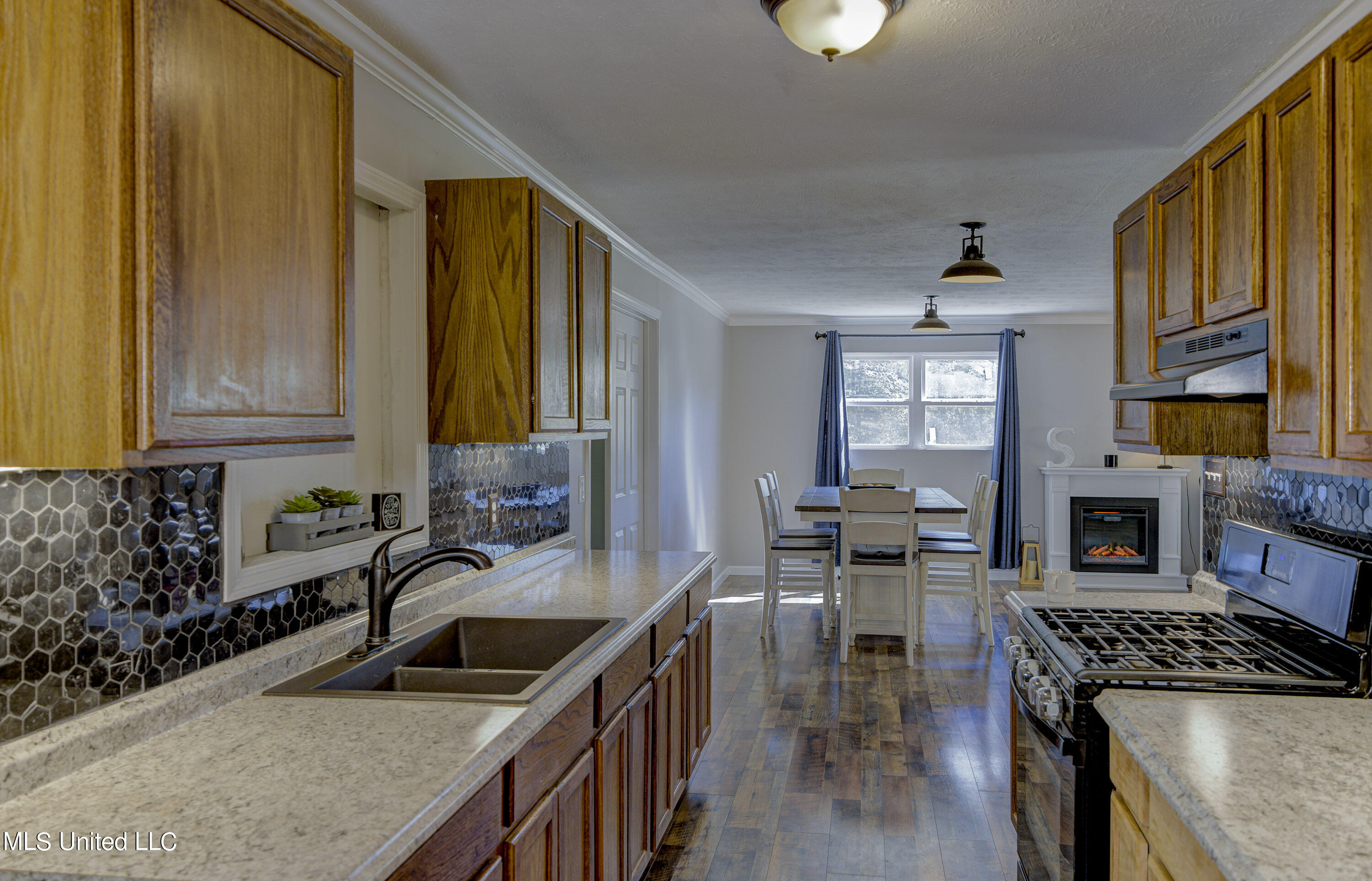 250 Hilderbrand Road Bentonia, MS 39040 - Photo 13 of 44 Kitchen 6