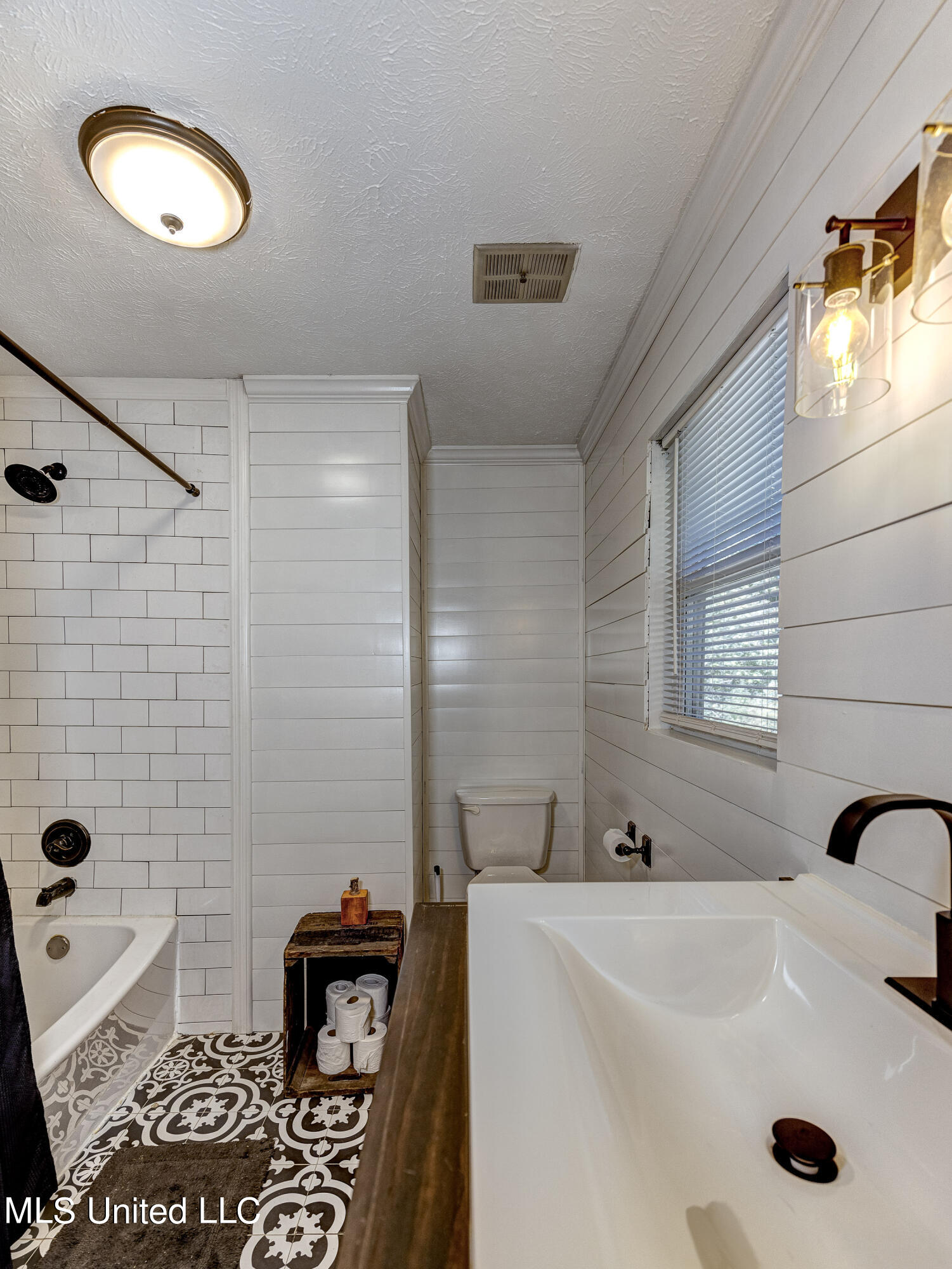 250 Hilderbrand Road Bentonia, MS 39040 - Photo 33 of 44 Second Bathroom 3