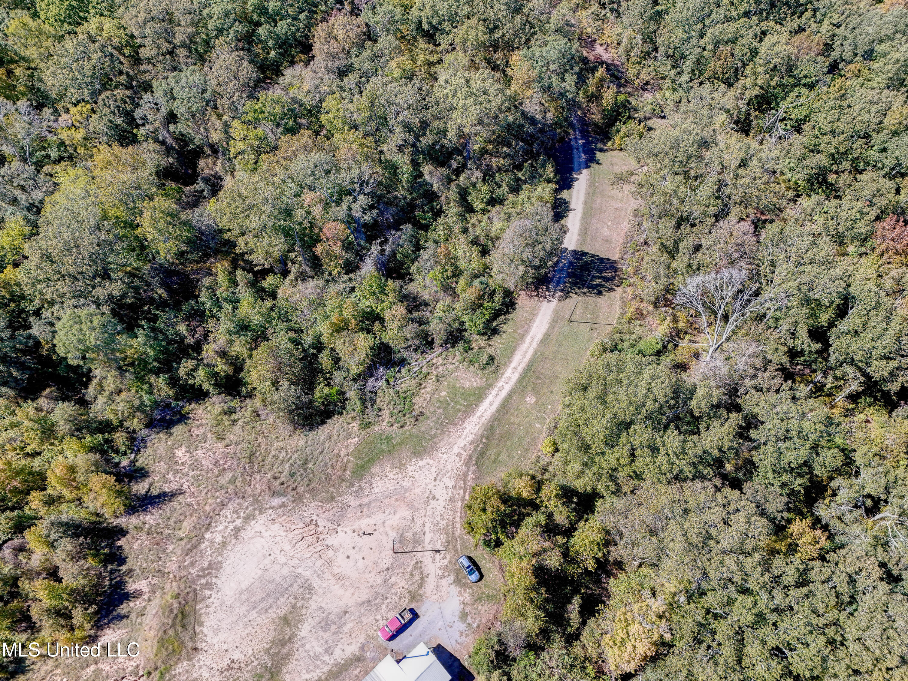 250 Hilderbrand Road Bentonia, MS 39040 - Photo 41 of 44 Aerial Driveway and Property View 2