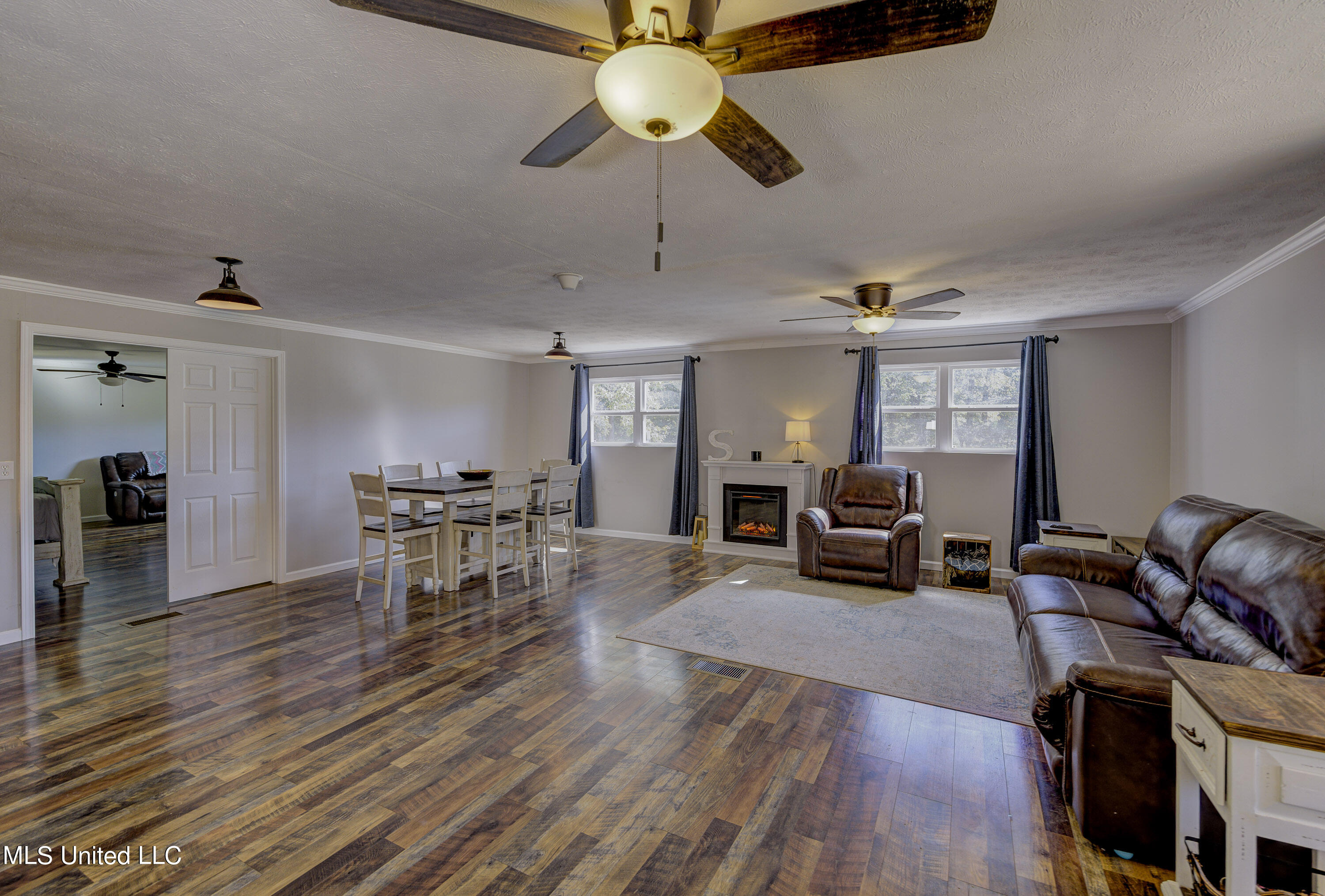 Living-Dining Room 1