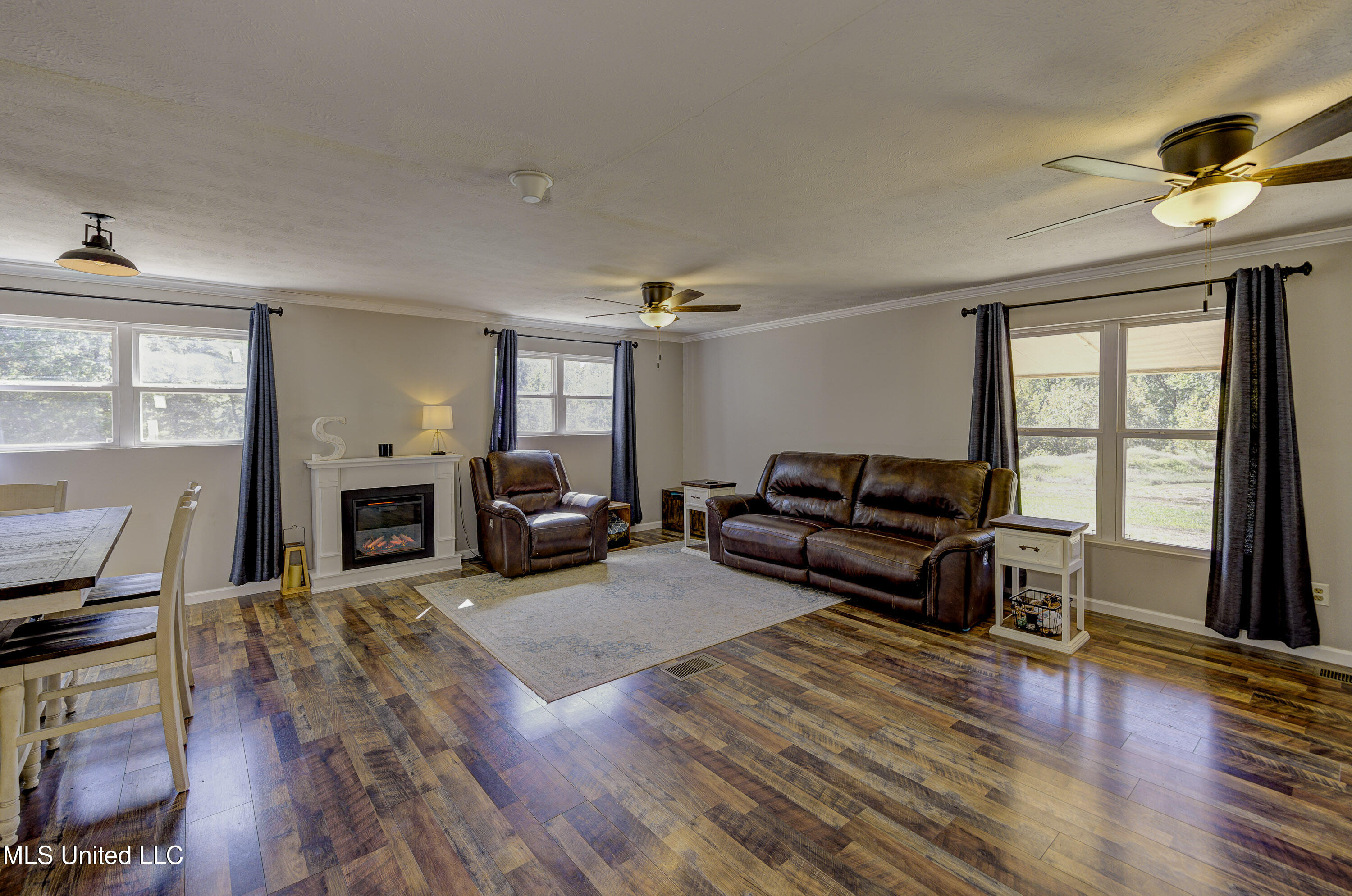Living-Dining Room 2