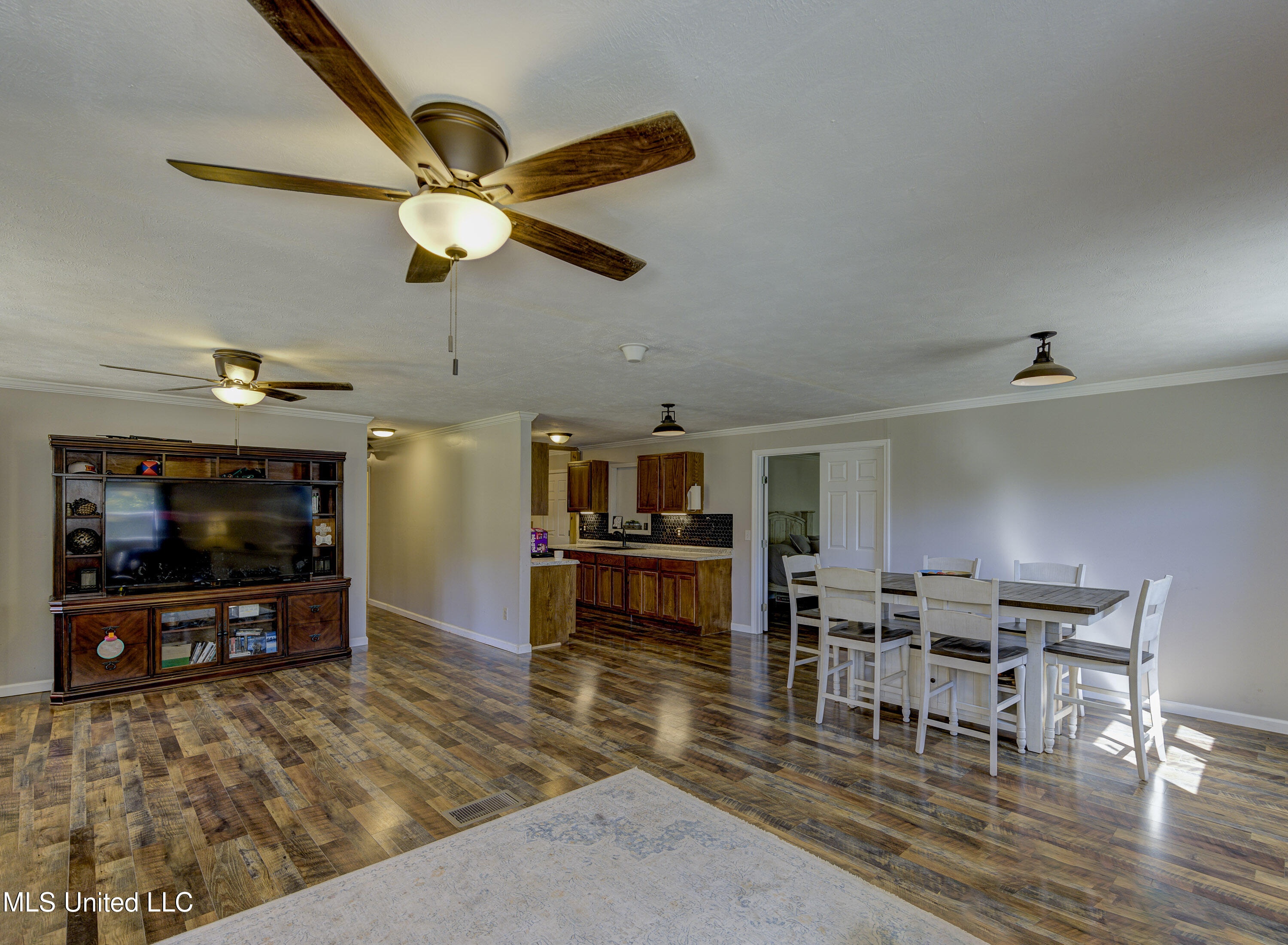 Living-Dining Room 3