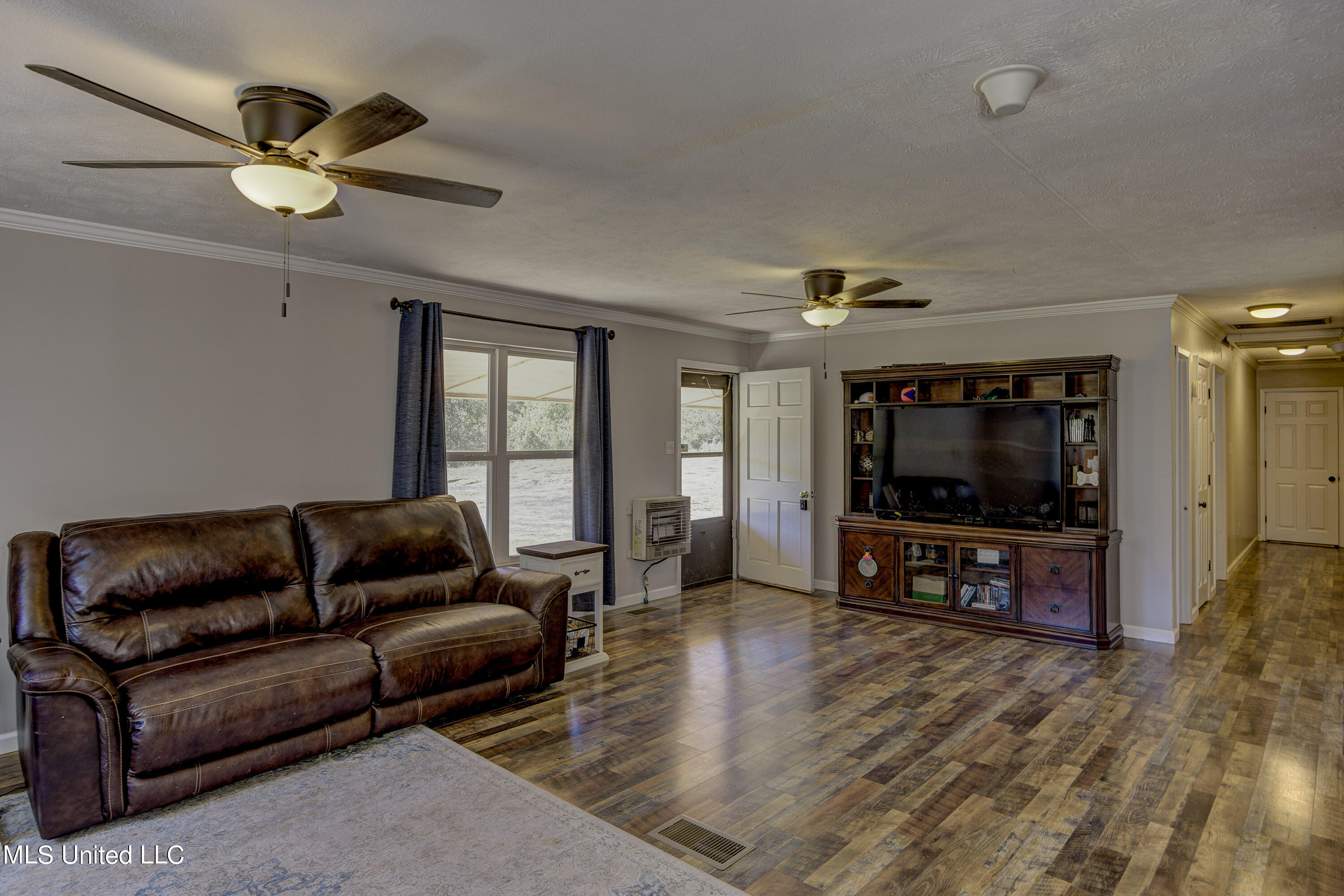 250 Hilderbrand Road Bentonia, MS 39040 - Photo 8 of 44 Living-Dining Room 4