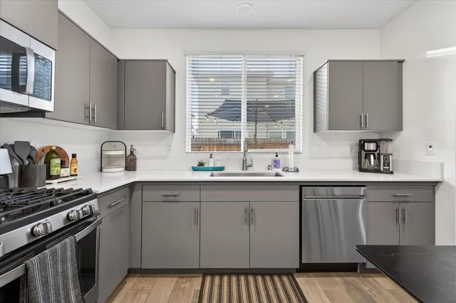 $405,000 | 1956 Minarets Lane, Clovis, CA 93611