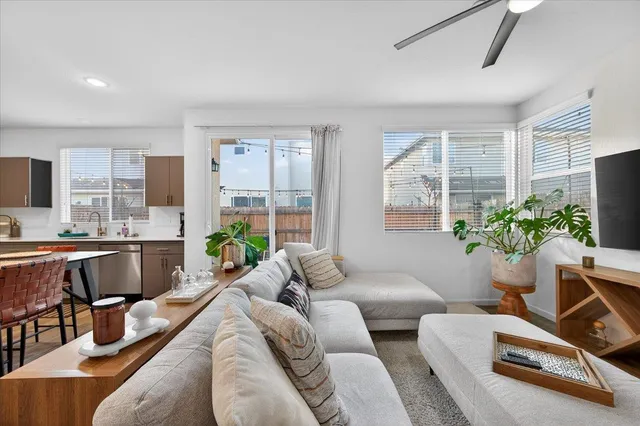 $405,000 | 1956 Minarets Lane, Clovis, CA 93611