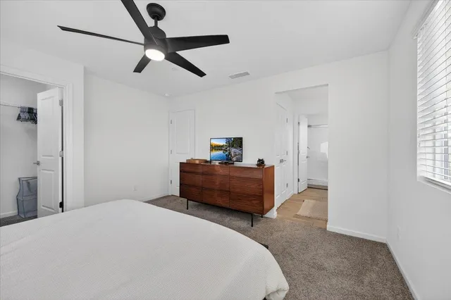 $405,000 | 1956 Minarets Lane, Clovis, CA 93611