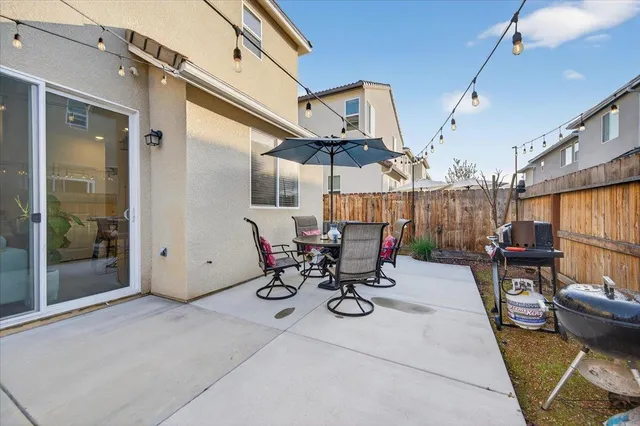 $405,000 | 1956 Minarets Lane, Clovis, CA 93611