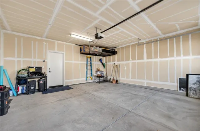 $405,000 | 1956 Minarets Lane, Clovis, CA 93611