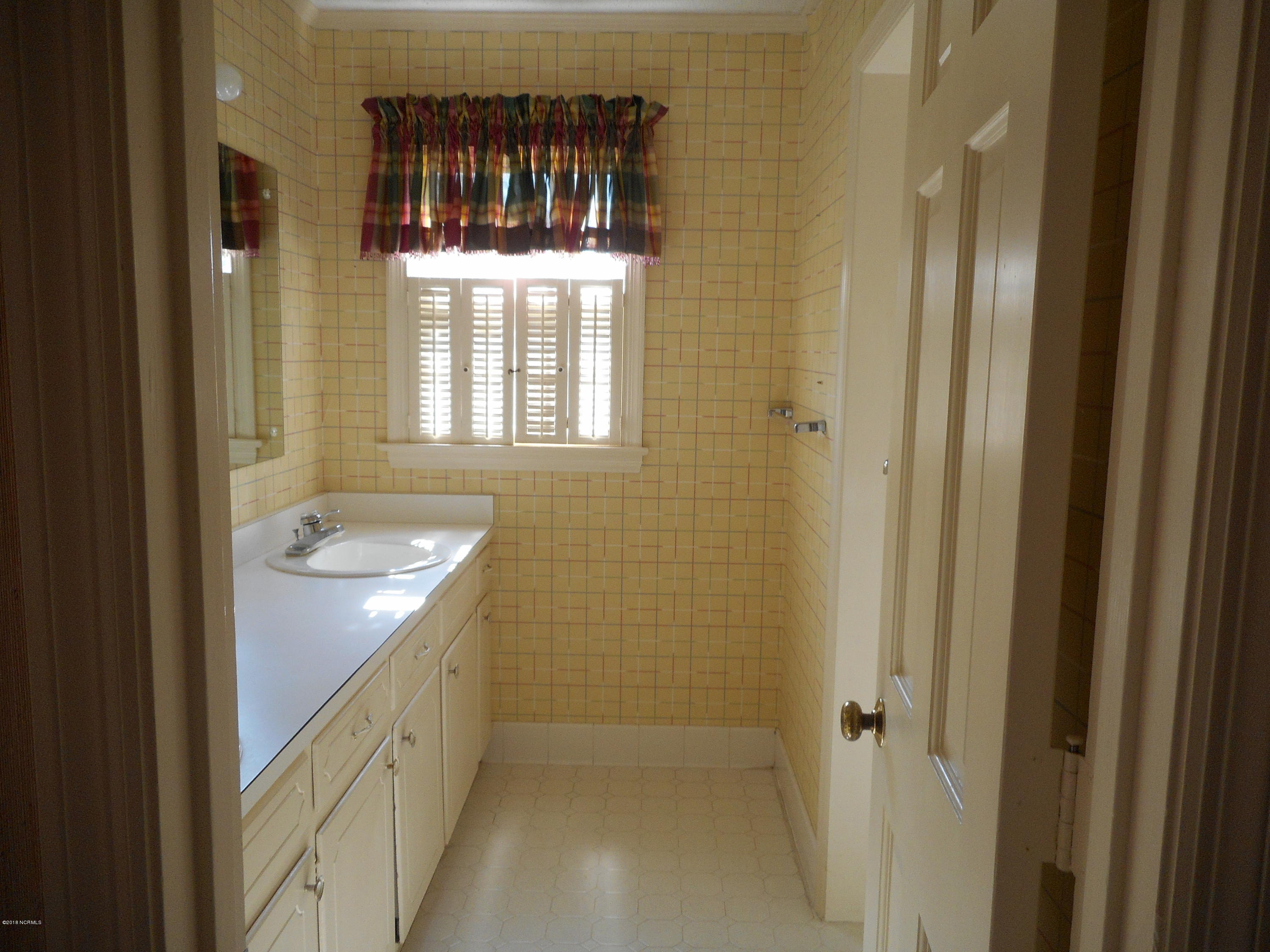 1907 Hardee Road Kinston, NC 28504 - Photo 27 of 34 Hall Bath 1