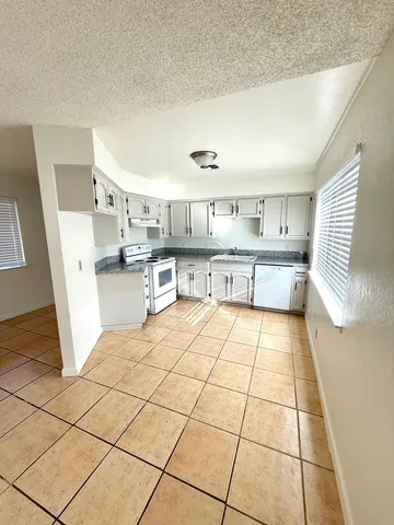 $1,300 | 3344 East Sierra Madre Avenue, Unit 205, Fresno, CA 93726