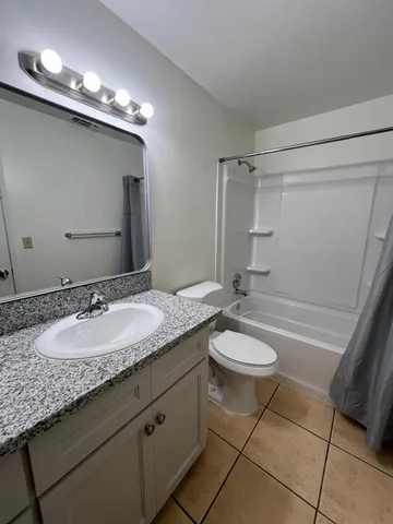 $1,300 | 3344 East Sierra Madre Avenue, Unit 205, Fresno, CA 93726