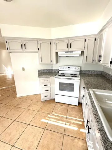 $1,300 | 3344 East Sierra Madre Avenue, Unit 205, Fresno, CA 93726