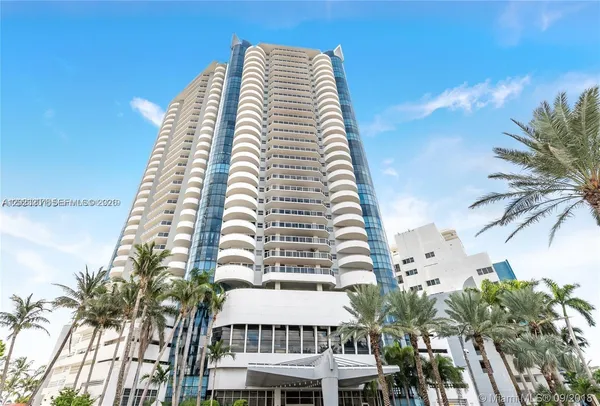 a view of a large multi story building