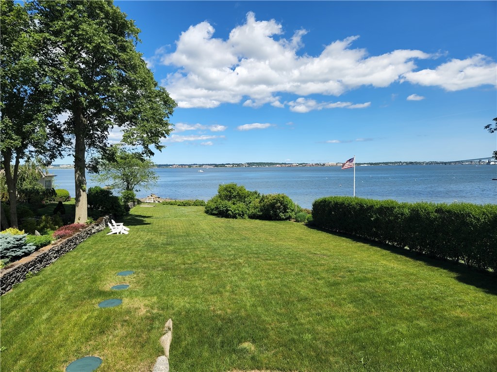 32 Coulter Drive Jamestown, RI 02835 - Photo 13 of 41