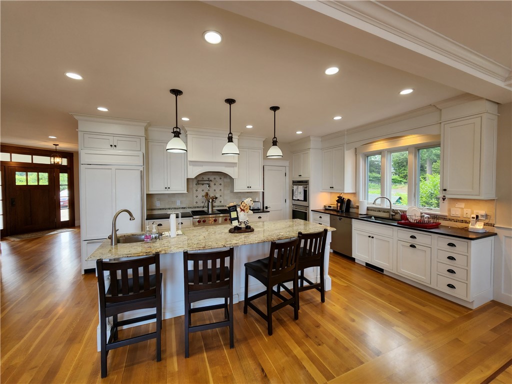 32 Coulter Drive Jamestown, RI 02835 - Photo 16 of 41