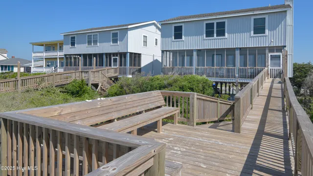 $1,575,000 | 941 Ocean Boulevard West, Holden Beach, NC 28462