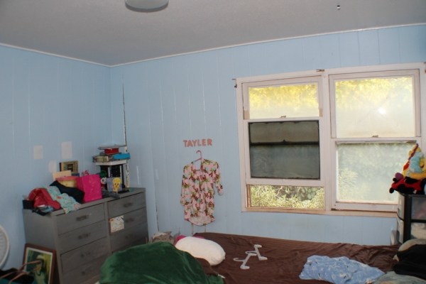 4959 La Road Kapaa, HI 96746 - Photo 10 of 15 a living room with furniture and a window