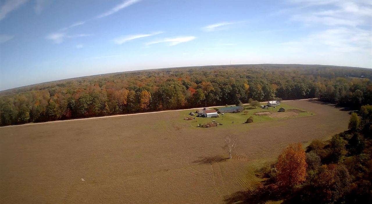 325 East County Line Road Crystal, MI 48818 - Photo 24 of 30 1894312-23.JPG