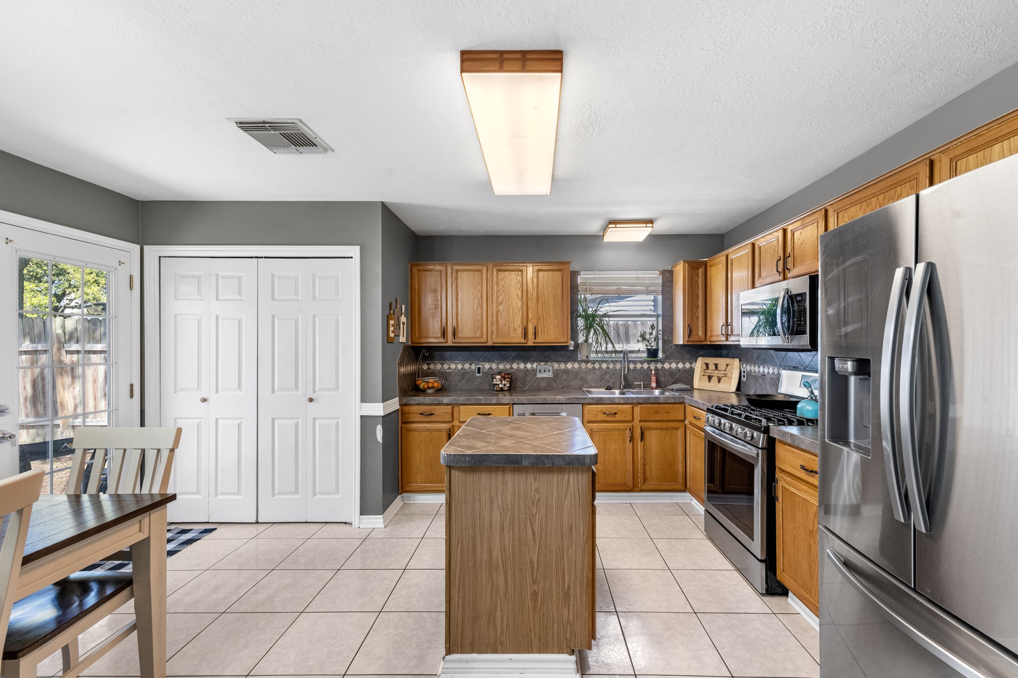 313 Trail Ride Road Angleton, TX 77515 - Photo 13 of 16