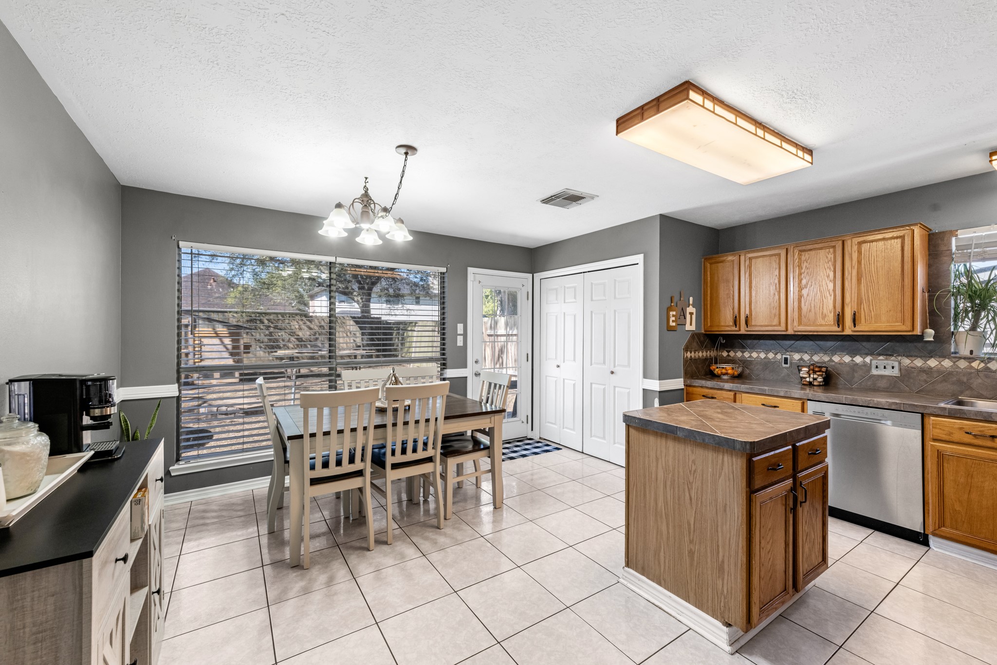 313 Trail Ride Road Angleton, TX 77515 - Photo 14 of 16