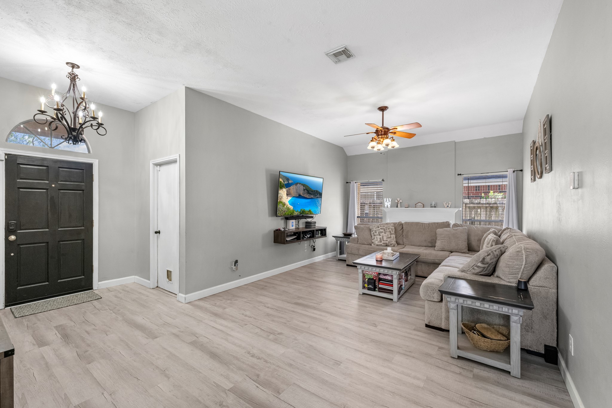 313 Trail Ride Road Angleton, TX 77515 - Photo 5 of 16