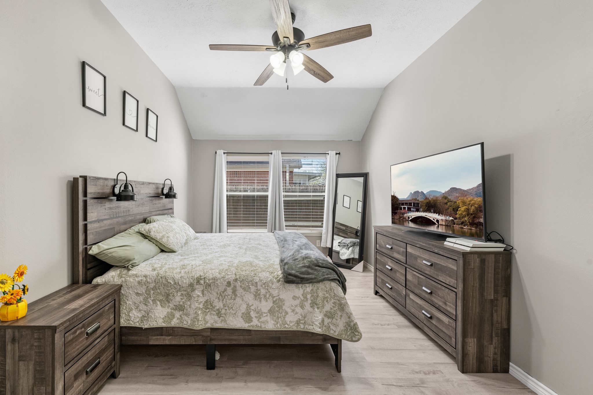 313 Trail Ride Road Angleton, TX 77515 - Photo 7 of 16