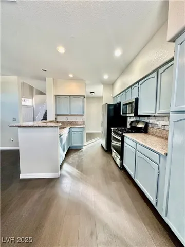 $2,195 | 7528 Holloran Court, Las Vegas, NV 89128