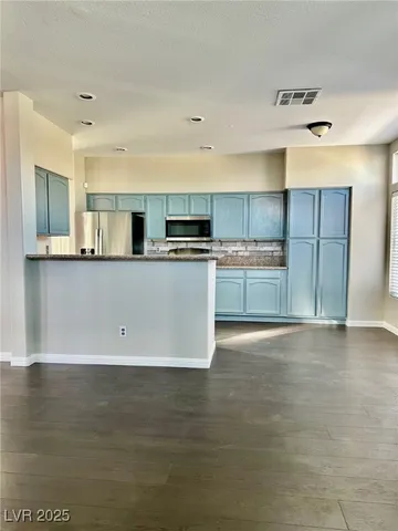 $2,195 | 7528 Holloran Court, Las Vegas, NV 89128