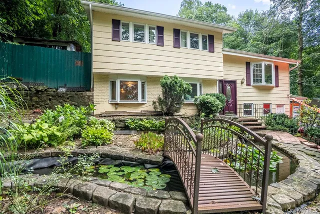 $829,888 | 239 Canterbury Road, White Plains, NY 10607