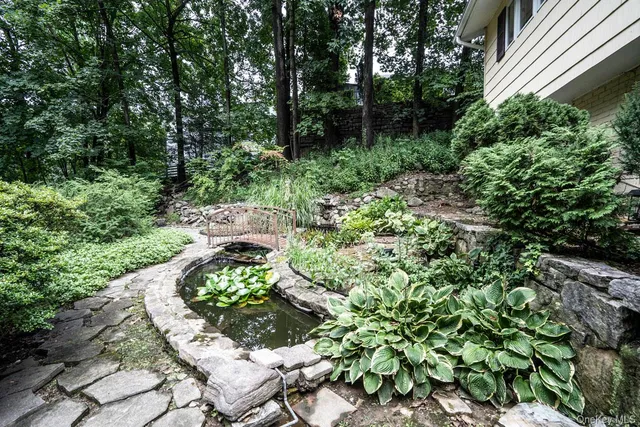 $829,888 | 239 Canterbury Road, White Plains, NY 10607