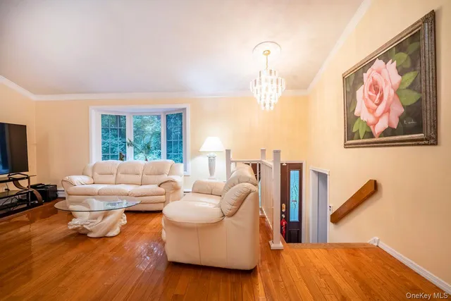 $829,888 | 239 Canterbury Road, White Plains, NY 10607