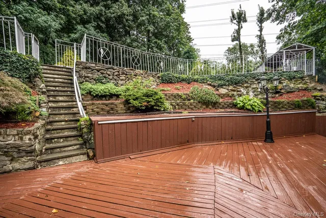 $829,888 | 239 Canterbury Road, White Plains, NY 10607